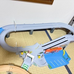 トミカ　2点セット　車何個かあります
の画像