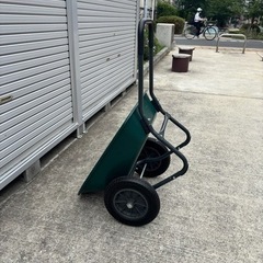 【新品】二輪車 ネコ ノーパンクタイヤ 耐荷重150kg 容量78L 一輪車 農業用 ネコ車 深型 浅型 持ち手 運搬台車 二輪台車 軽量 二輪運搬車 ガーデニングカート ガーデンカート 農作業の画像