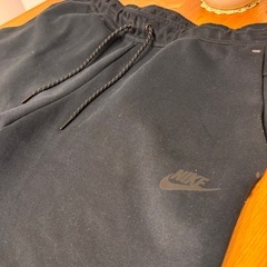 NIKE テックフリース ジョガーパンツ ブラックの画像