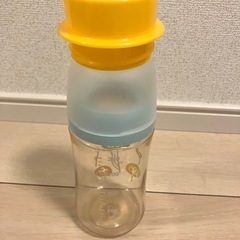 【美品】Pigeon 哺乳瓶 250ml フラワー柄　アタッチメントの画像