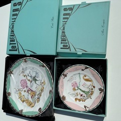 新品未使用品資生堂NARUMIグラタン皿資生堂コラボ大皿エルテカップソーサー花瓶どれでも1セットにつき900円でお譲り可能の画像