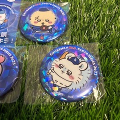 ちいかわ×MLB ホログラム缶バッジ3点セットの画像