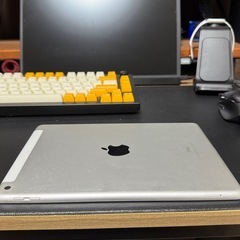 Apple iPad (第6世代) 128GB ホワイトの画像