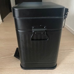 ゴミ箱の画像