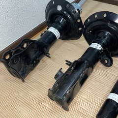 ホンダGB5フリード純正 サスペンションキット サスセット サスキット 1台分 51610-TDK-J040-M1 / 51620-TDK-J040-M1 / 52610-TDK-J050-M1の画像