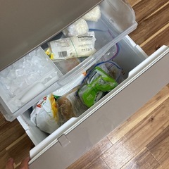 三菱冷蔵庫２０１５年製の画像