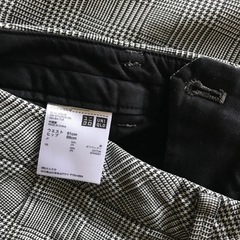 ユニクロ　テーパードパンツ　チェック柄　グレーの画像