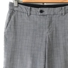 ユニクロ　テーパードパンツ　チェック柄　グレーの画像