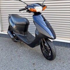 4227.高馬力2スト　レッツII バッテリー、シート、ウインカーレンズ新品　千葉県柏市　即日配送、自走引き取りも可能の画像
