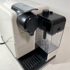 ネスプレッソ・コーヒーメーカー　2015年製　ホワイトの画像