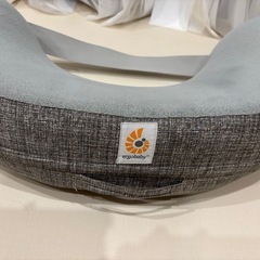 エルゴ 授乳クッション の画像