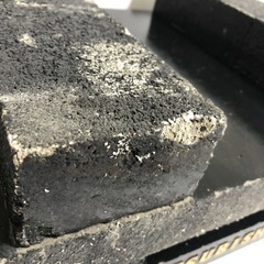 残置物【ビンテージ MITSUBISHI/三菱 スピーカースタンド ブラック ペア】 1台 25kg◆一部欠けありオーディオ台 黒の画像