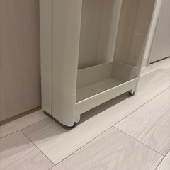 収納キャスター　細めの画像