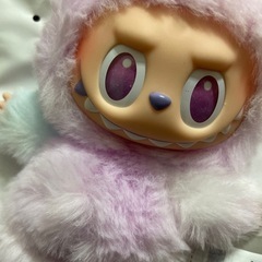 ラブブ(LABUBU)の画像