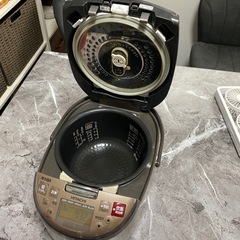 炊飯器の画像