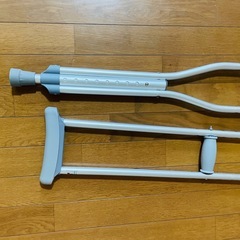 美品★松葉杖　タケトラクラッチ　適応身長157㎝〜178㎝ 松葉杖　歩行補助★アルミ製　軽量★の画像