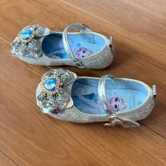 子供キラキラ靴の画像