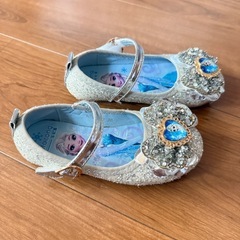 子供キラキラ靴の画像