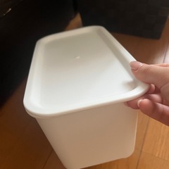 蓋付きボックスの画像