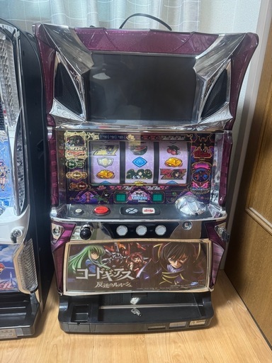 パチスロの「初代コードギアス」と「ウィッチマスター」の実機のセット