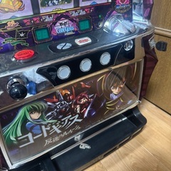 パチスロの「初代コードギアス」と「ウィッチマスター」の実機のセットの画像