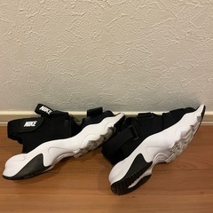 ナイキ NIKEキャニオンサンダルの画像