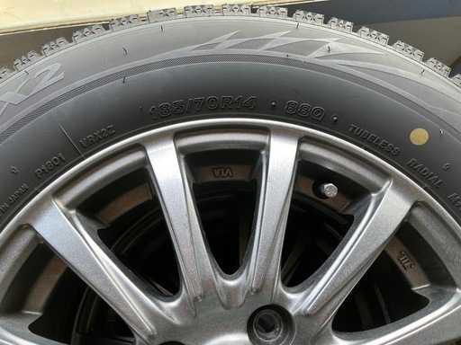 スタッドレスタイヤ　ブリザック  ホイールセット185/70/R14 