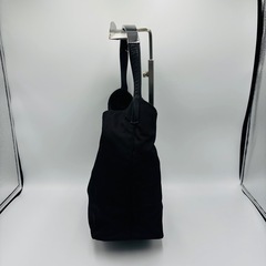 GUCCI ワンショルダーバッグ ナイロン 黒 ロゴ金具　グッチ　メタルハンドルの画像