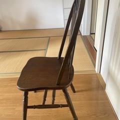 木製　椅子　と　盆栽　(自取)の画像