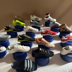 adidasフィギュアの画像