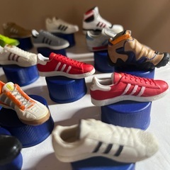 adidasフィギュアの画像