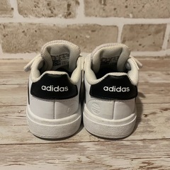 使用頻度少なめ　adidasスニーカー　12センチ　の画像
