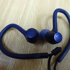 (MM-601)audio-technica インナーイヤーヘッドホン 耳掛けタイプ 動作確認済み 中古の画像