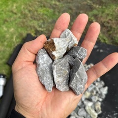 シルバーホワイト砕石の画像