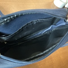 ショルダーバッグ👜POLOLEA GUEカバンポーチバッグオシャレ🍀刺繍付きロゴクラッチバッグ少し汚れアリ💦紺色の画像