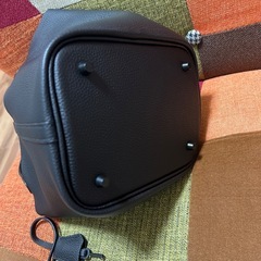 キューブバッグ　バケツバッグ　ブラック　本革　牛革の画像