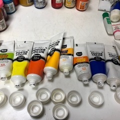 ポスターカラー　アクリル絵の具などまとめての画像
