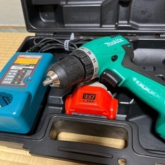 マキタ　充電式ドライバドリル　12v ケース付きの画像
