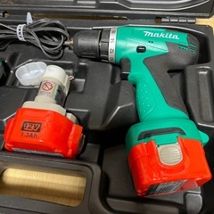 マキタ　充電式ドライバドリル　12v ケース付きの画像