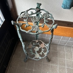 バラ柄の鉢置きの画像