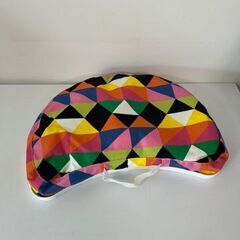 パソコン用　クッション付きテーブルの画像