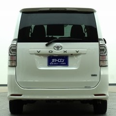 トヨタ　ヴォクシーの画像