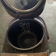 炊飯器の画像