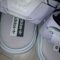 adidas　23.5センチの画像