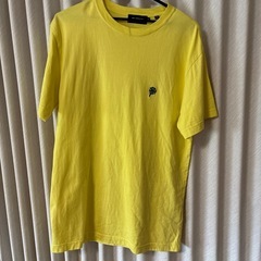 XLARGEのTシャツ  黄色  Sサイズの画像