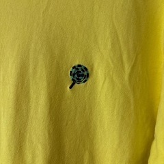XLARGEのTシャツ  黄色  Sサイズの画像