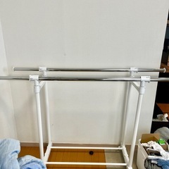 幅・高さ調節可能なハンガーラックの画像
