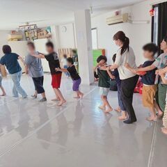 【就職祝金あり】 ✨子どもの未来を一緒に育む✨ 放課後等デイサービス 保育士・児童指導員  「笑顔と安心を大切に、子どもたちと成長していける場所」の画像