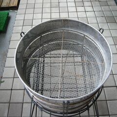 園芸用品　土を一度に3粒子にふるい分けるらくらくふるいスタンドの画像