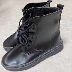 【新品】ショートブーツ 黒 23.5cmの画像